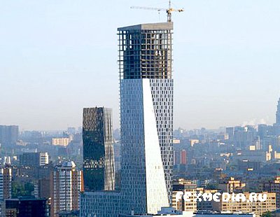 В Москве начали разбирать уже построенный небоскреб